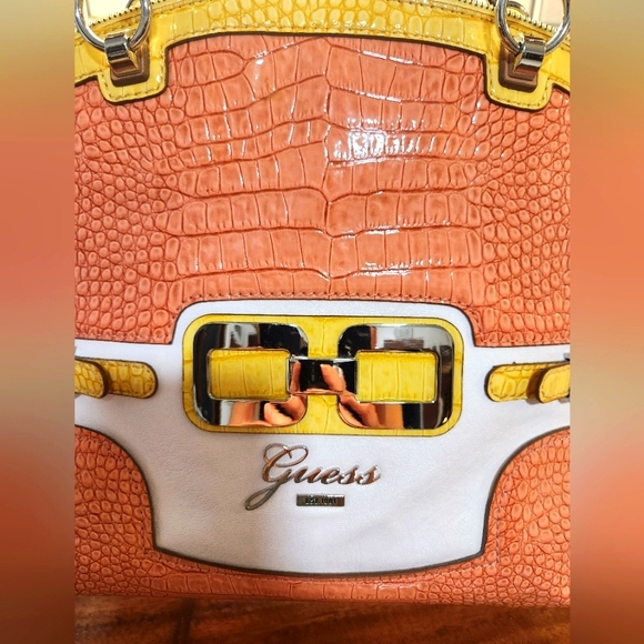 Guess shoulder purse - Picture 4 of 6